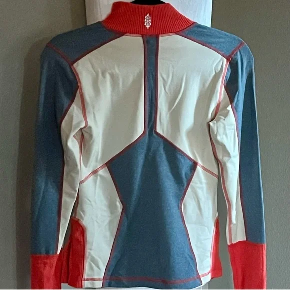 ❤️🔥NWOT Free People Movement “Undercover” 1/4 Zip Pullover, mock neck, Stretch - Picture 7 of 10